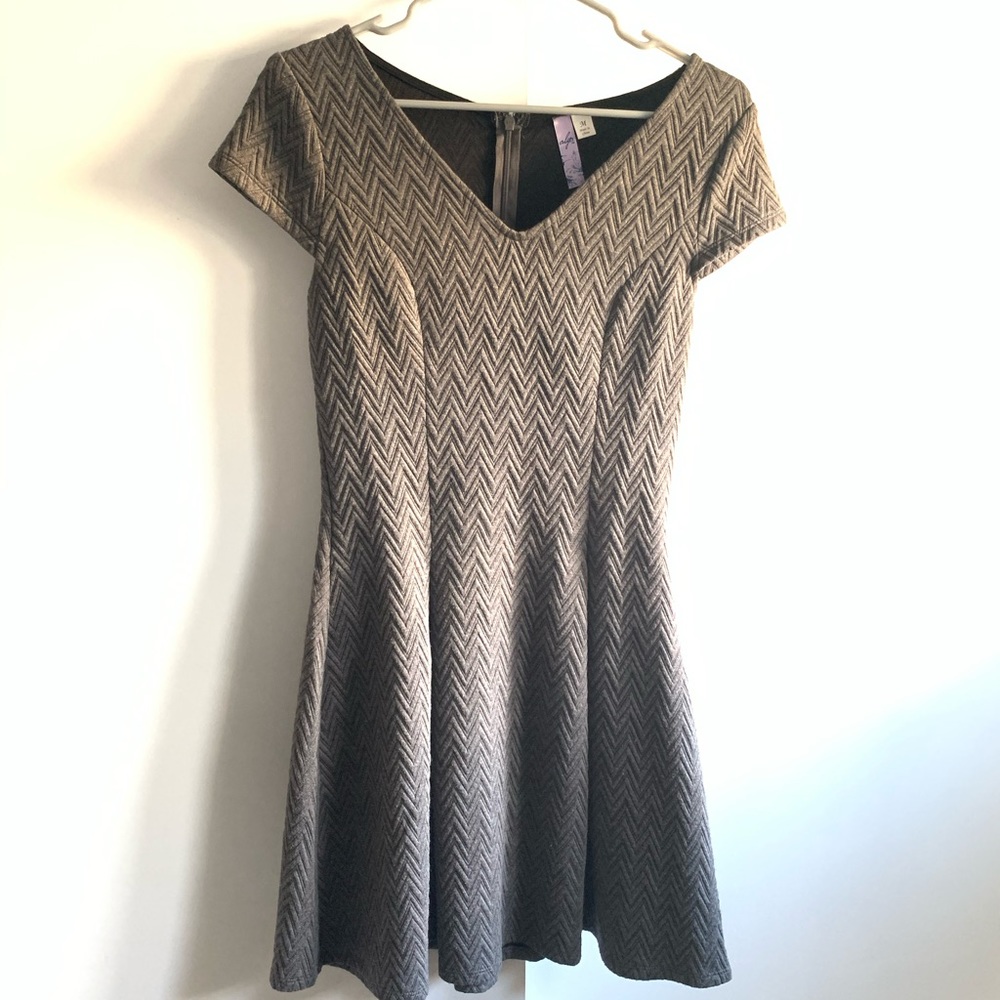 Women’s Alya Gray midi dress size M